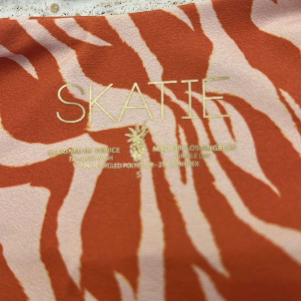 SKATIE Zoey women’s One Piece Swimsuit Capri
Orange Cream Print small - Picture 8 of 8